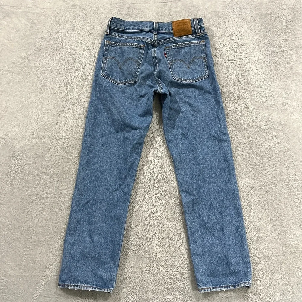 Levis Premium Jeans Womens 27x28 Wedgie Straight Blue‎ Button Fly Big E Y2K